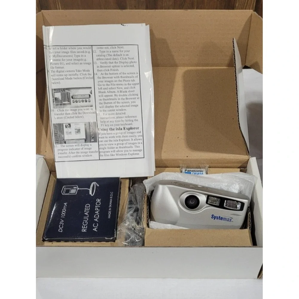 NEW Systemax DC3500 Digital Camera W/ Case
